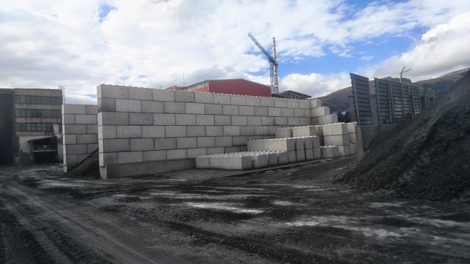 Покрит склад за 20 000 тона фаялит в Медодобивен завод